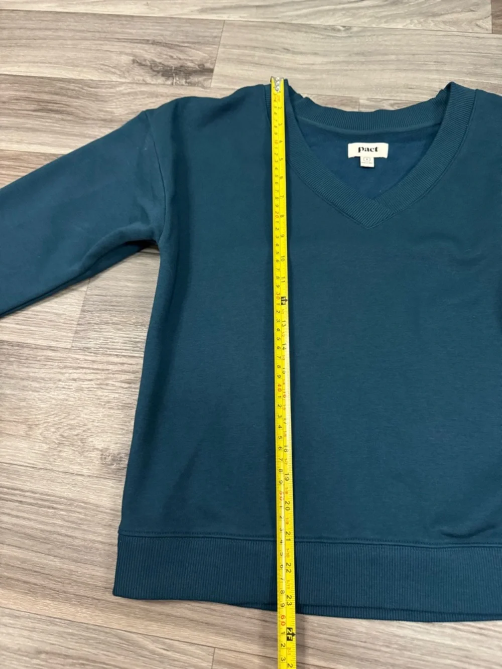 PACT Women's Courtside V-Neck Sweatshirt in Celestial Green Size Small